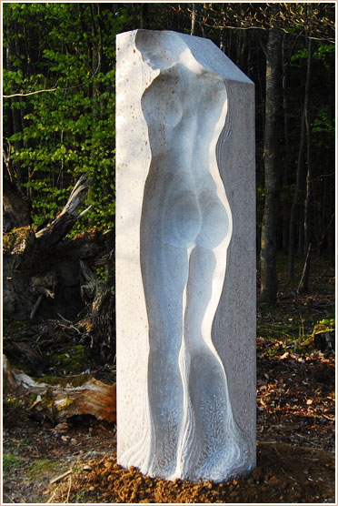 Rückansicht der Skulptur